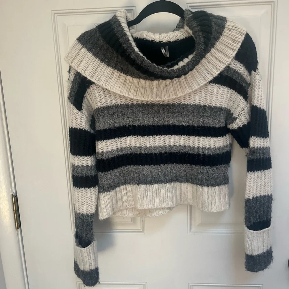 Anthropologie oversized turtleneck‎ striped wool blend sweater size small crop